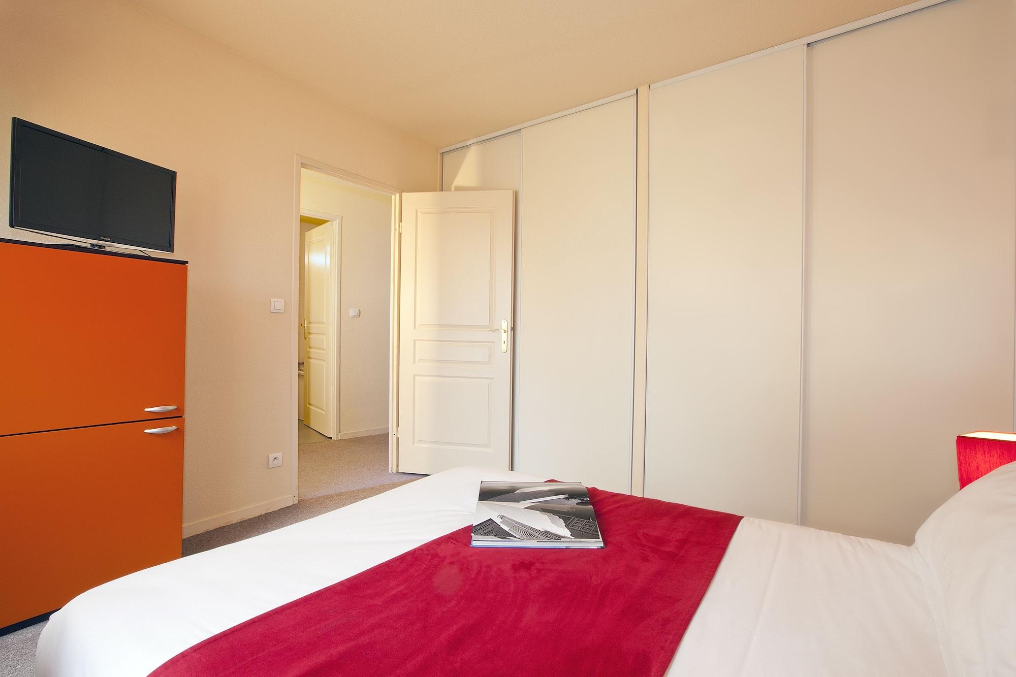 Cerise Valence Aparthotel Valence  Buitenkant foto