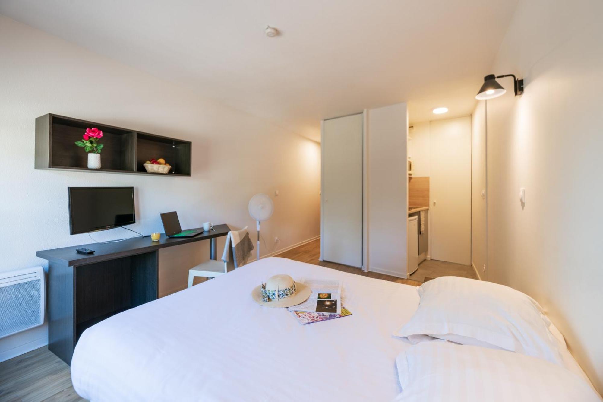 Cerise Valence Aparthotel Valence  Buitenkant foto